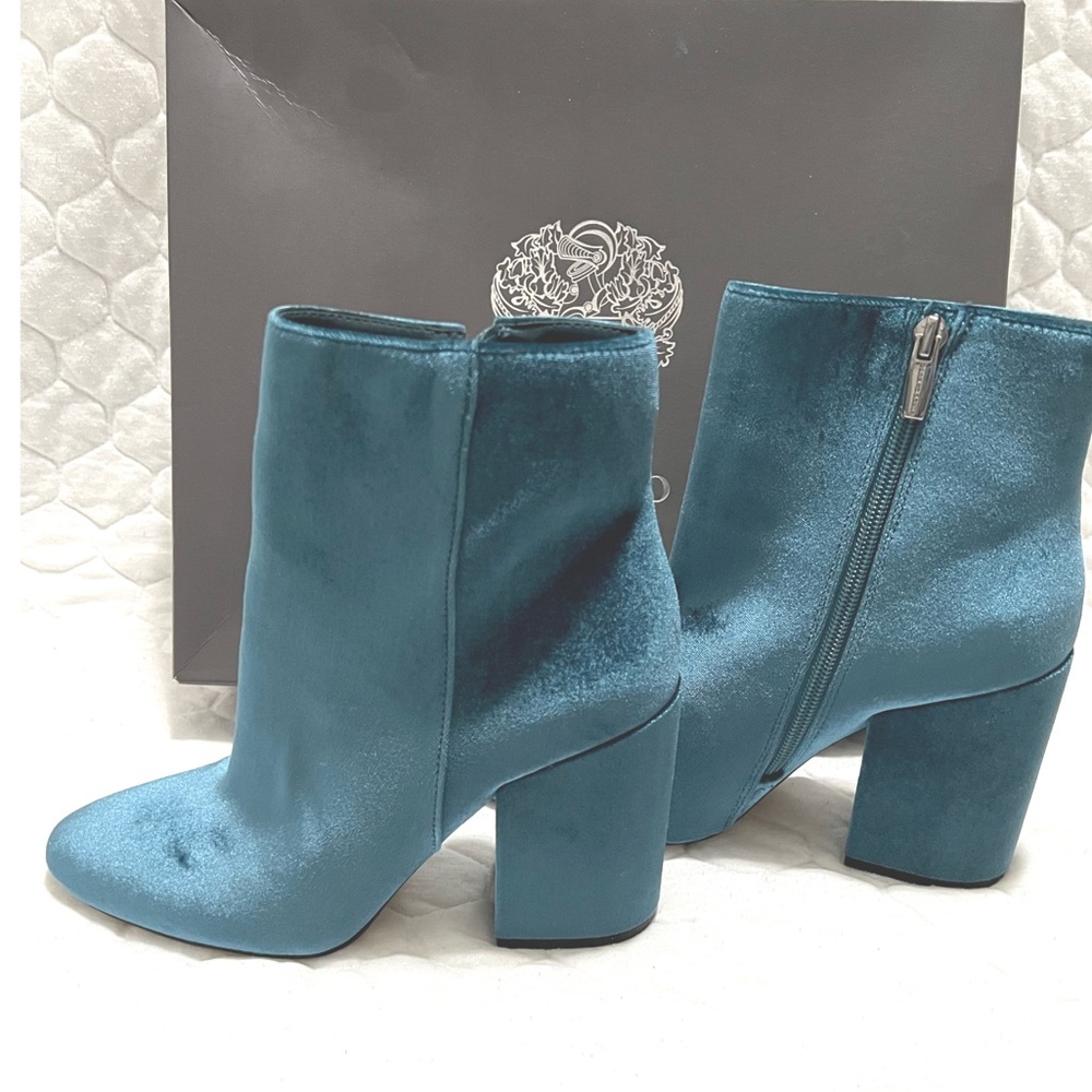 NWB Vince Camuto Destilly Bootie size 7